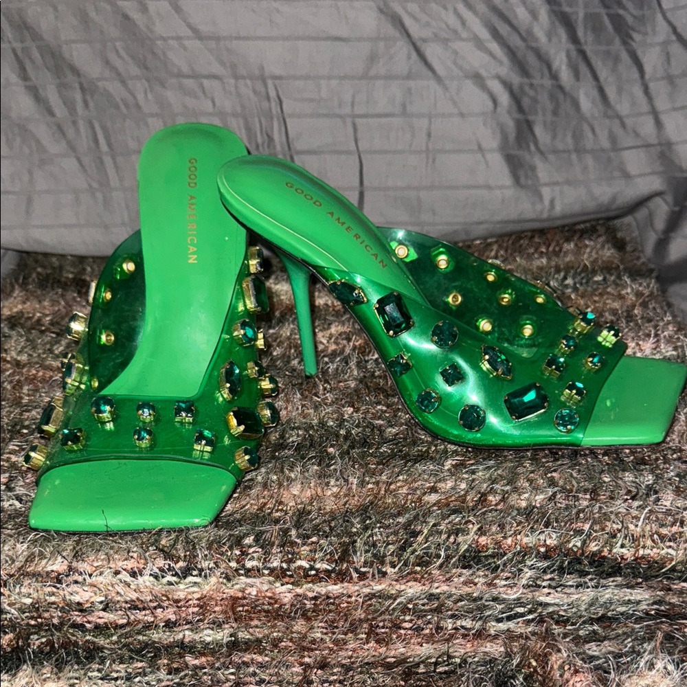 New Good American Emerald Embellished Heels
